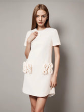 Robe à manches courtes avec appliques en patchwork et poche