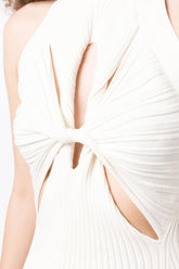 Robe à découpes et détails plissés