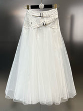 Monica Rock mit Netzgürtel