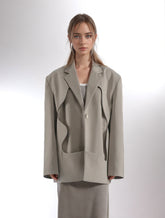 Einfarbiger, rückenfreier Blazer mit Patchwork-Muster und Aussparungen