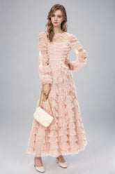 Maxikleid mit Plissierung und Netzstoff