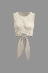 Ärmellose kurze Bluse mit Wickeldesign