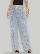 Lockere Jeanshose mit geradem Saum und genähten Kanten