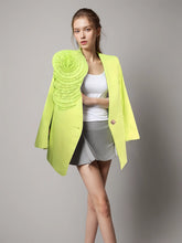 Lässiger Blazer mit Blumenmuster und V-Ausschnitt