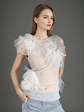 Schmale Netzweste mit Blumendekor