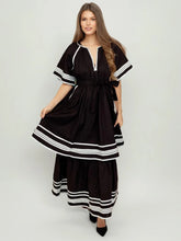 Robe longue patchwork à col rond et manches évasées