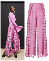 Hoch taillierte Hose mit weitem Bein und hohlen Punkten in Volltonfarbe - Rosa