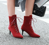 Hot Like Fire – Stiefeletten mit spitzer Zehenpartie und Stilettoabsatz