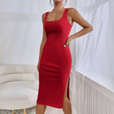 Robe camisole à col carré fendue et coupe slim de couleur unie