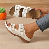 Plateau-Hausschuhe mit geschnitzter Gürtelschnalle und Keilabsatz, leichte Outdoor-Hausschuhe