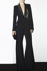 Bestickter einreihiger Anzug mit Rüschen