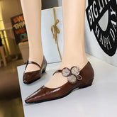 Einlagige Schuhe mit Metalldekoration, flacher Mund, spitzer Zehenbereich, Keilabsatz, Pumps mit niedrigem Absatz