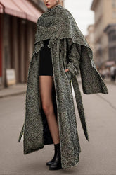 Grauer Langarmmantel mit großem Cape