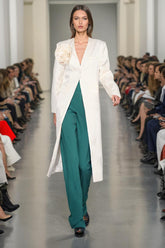 Mittellanger, maßgeschneiderter Mantel