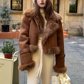 Die übergroße, kurze Winterjacke aus Kunstpelz „Jordyn“ – mehrere Farben