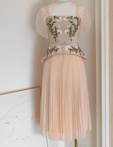 La robe plissée à manches courtes Daffodil - Plusieurs couleurs