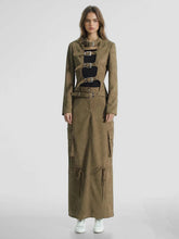 Zweiteiliges Set aus Jacke mit Hohlnadelschnalle und hoch tailliertem Rock