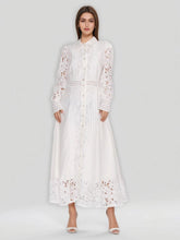 Robe longue à manches lanternes creuses brodées