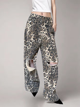 Distressed-Jeans mit weitem Bein und Leopardenmuster