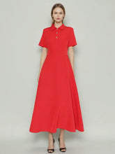 Robe longue cintrée à manches courtes