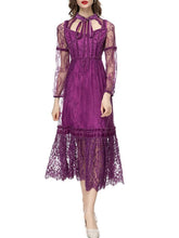 Erin Midikleid mit Schleifenkragen und Prägung