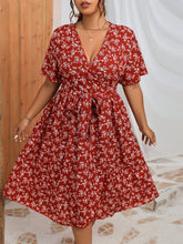 Jael – Midikleid mit Blumenrüschen