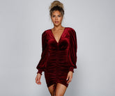 Robe courte moulante en velours froncé Mariah