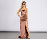 Ksenia Satinkleid mit Wasserfallausschnitt