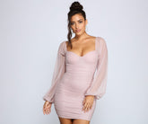 Wunderschönes und glitzerndes, figurbetontes Kleid