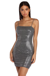 Auffälliges Kleid mit Pailletten