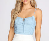 Süßes, umwerfendes, gerüschtes Netz-Crop-Top