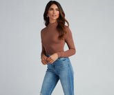 Haut à col montant essentiel de la garde-robe