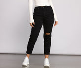Hoch sitzende Boyfriendjeans im Destroyed-Look