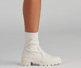 Edgy Kicks – Enganliegende Stiefeletten mit Stollen