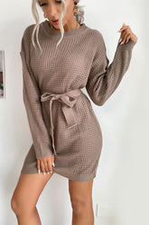 Robe pull en tricot gaufré avec taille nouée