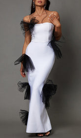 Robe longue en tulle plissé sans bretelles avec nœud