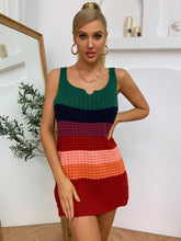 Robe pull sans manches à rayures et fentes latérales