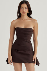 Robe courte bustier en satin soyeux à bordure plissée et bordure en dentelle - Chocolat