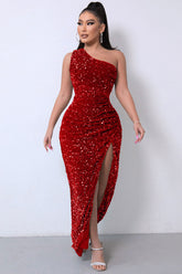 Glitzerndes, einschultriges Maxi-Abendkleid mit hohem Schlitz und Pailletten - Burgunderrot
