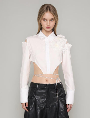 Chemise à épaules dénudées et à lacets avec motif floral irrégulier et dos nu