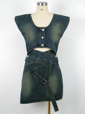 Ensemble gilet en jean sans manches et jupe irrégulière