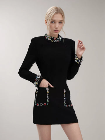 Gerade geschnittenes Kleid mit Retro-Diamanten