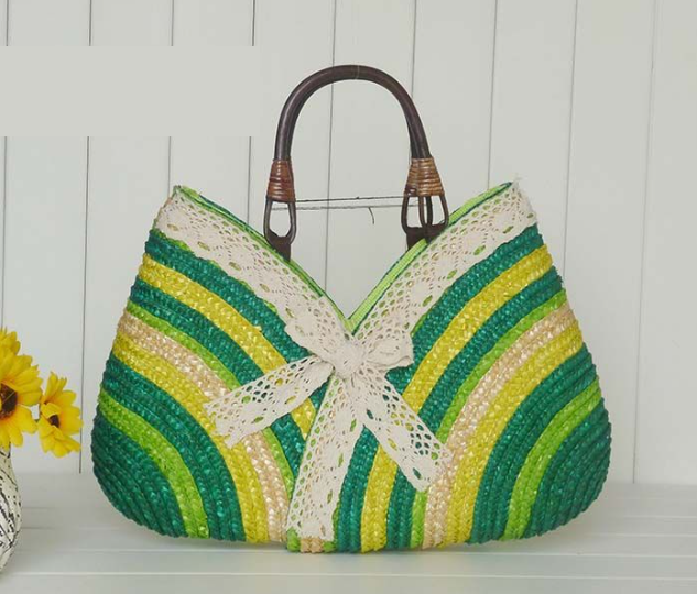 Sac en paille de couleur fait à la main, commande à la machine, sac tissé pour la plage sauvage 