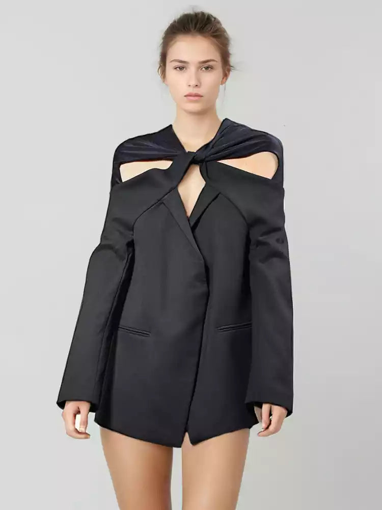 Blazer de costume à coupe torsadée ajourée