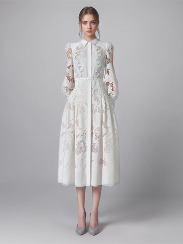 Robe longue ajourée en dentelle brodée à manches longues