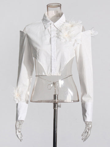 Chemise à épaules dénudées et à lacets avec motif floral irrégulier et dos nu