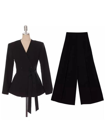 Ensemble deux pièces pantalon droit taille haute avec ceinture et manteau