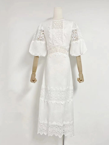 Robe ajourée à col rond et manches lanternes