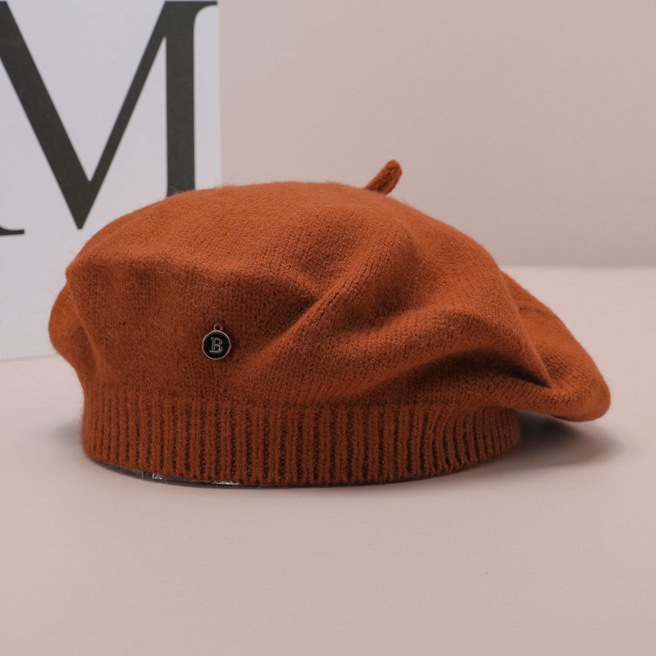Béret tricoté coréen artistique rétro grande circonférence de la tête montrer le visage petit peintre nuage chapeau 