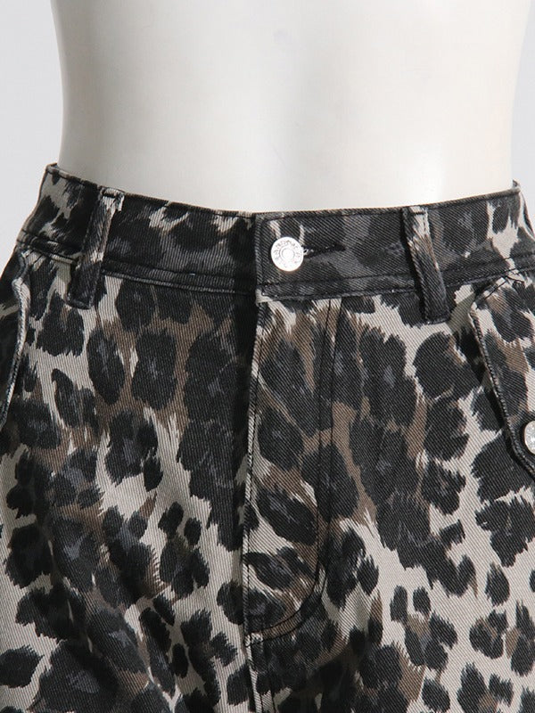 Cargo-Jeans mit Leoparden-Print